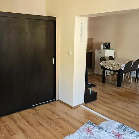 николови Apartment
