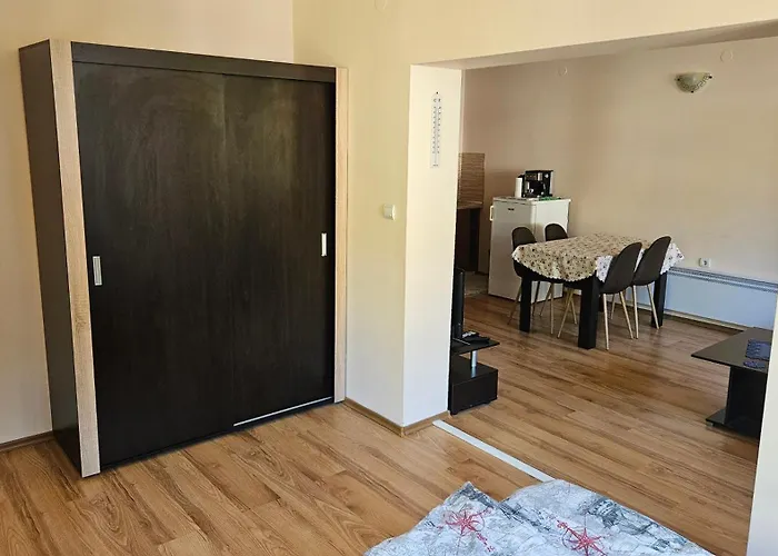 николови Apartment